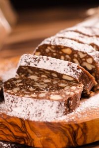 Сливочная колбаска из печенья