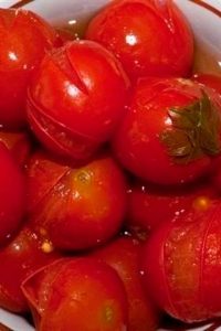 Помидоры маринованные с корицей